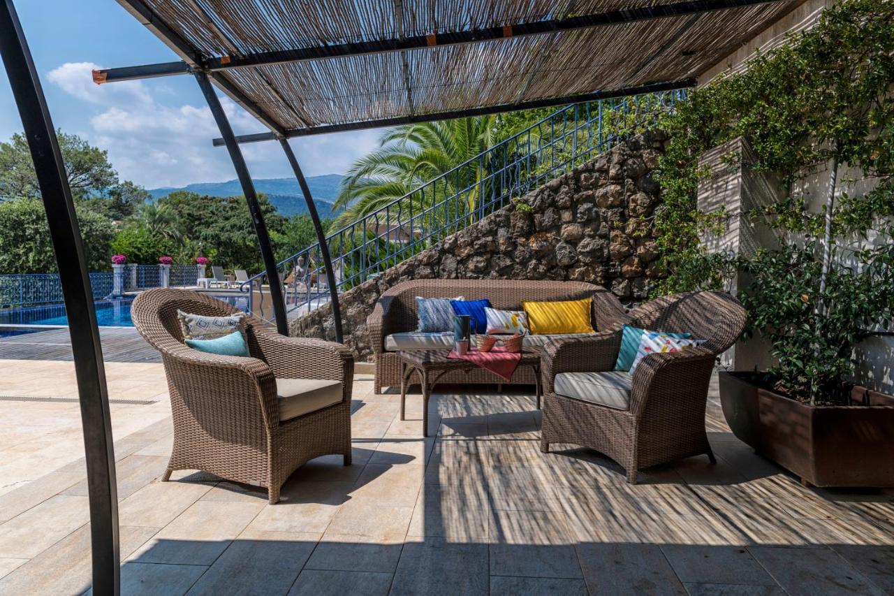 Bed and Breakfast Terre De Reve Le Rouret Esterno foto